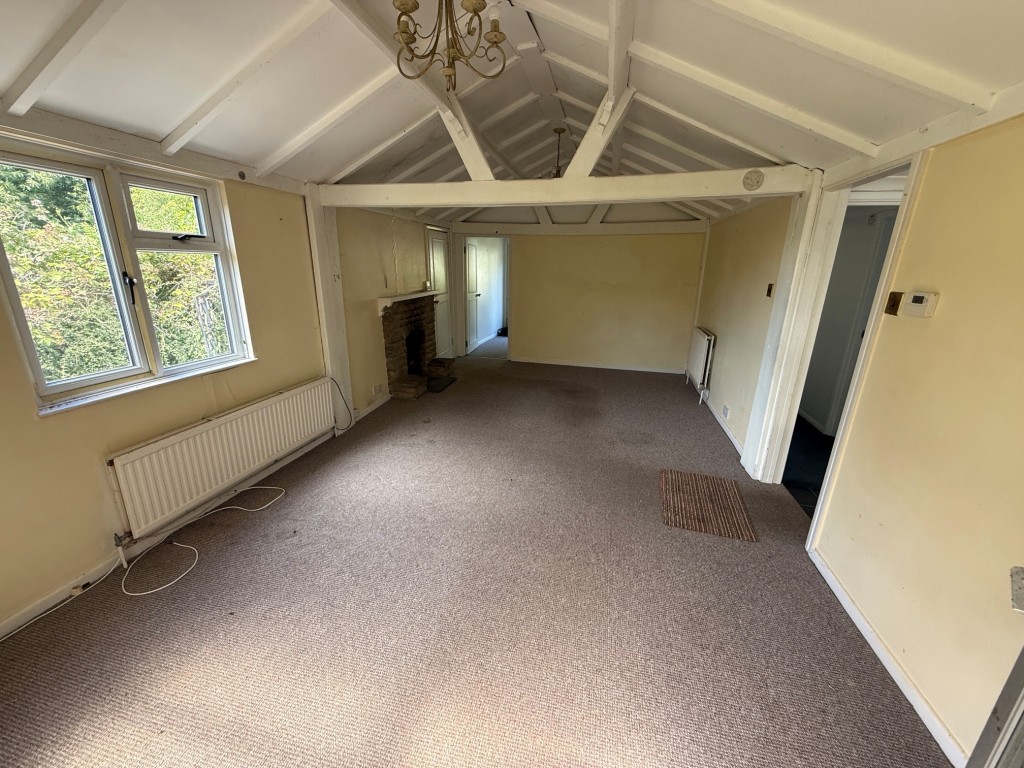 Lot: 177 - COTTAGE FOR IMPROVEMENT - Main living room with ceiling beams